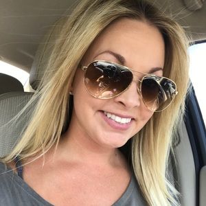 Meet your Posher, Misty